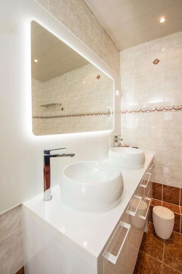 Suites Mana - Le Manaloft, Chic Et Moderne Avec Salle Privee De Fitness En Plein Centre-Ville De Rethel Εξωτερικό φωτογραφία